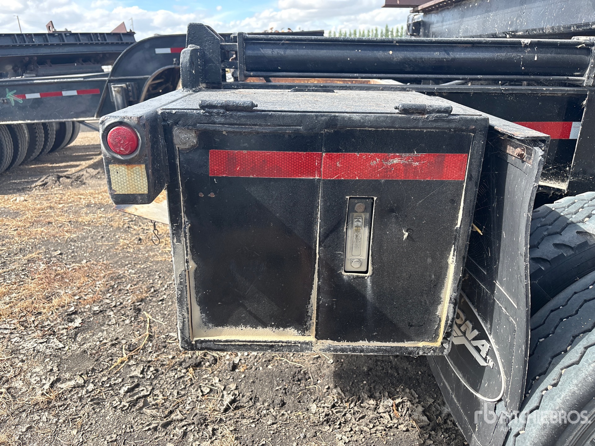 2004 Arrow Master 16-WHEEL