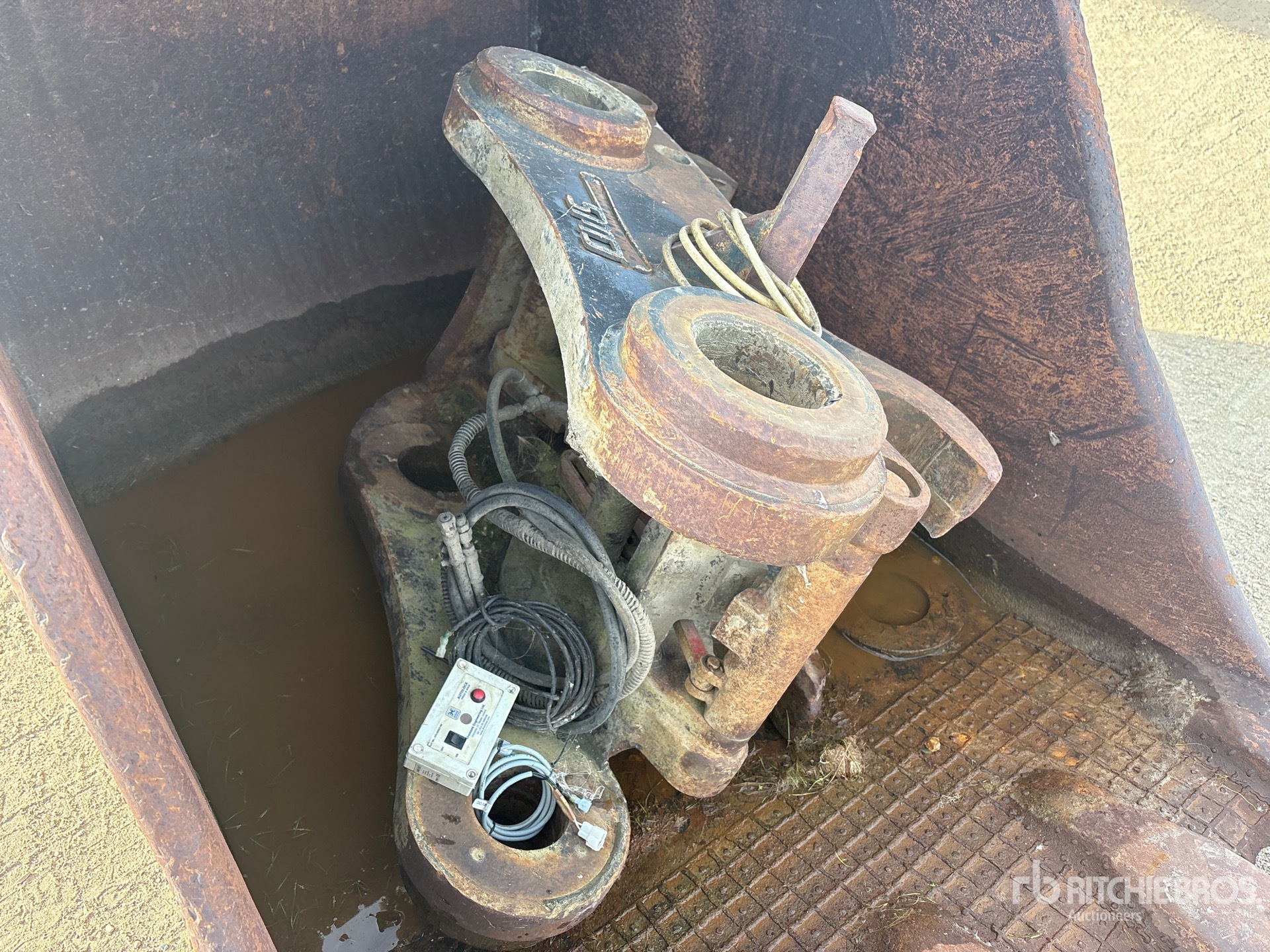 CWS 48 in Digging