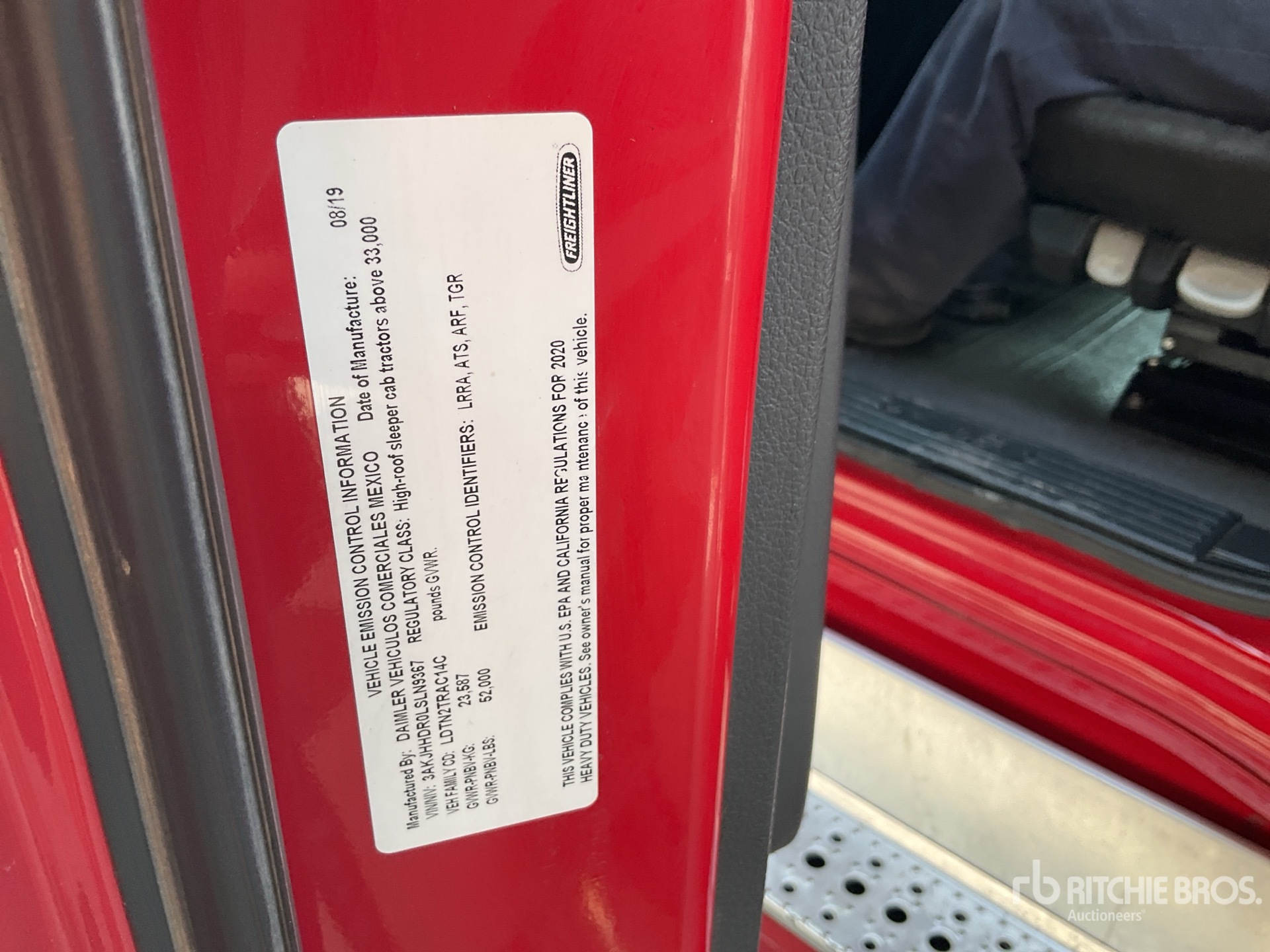 2020 Freightliner CASCADIA 126
