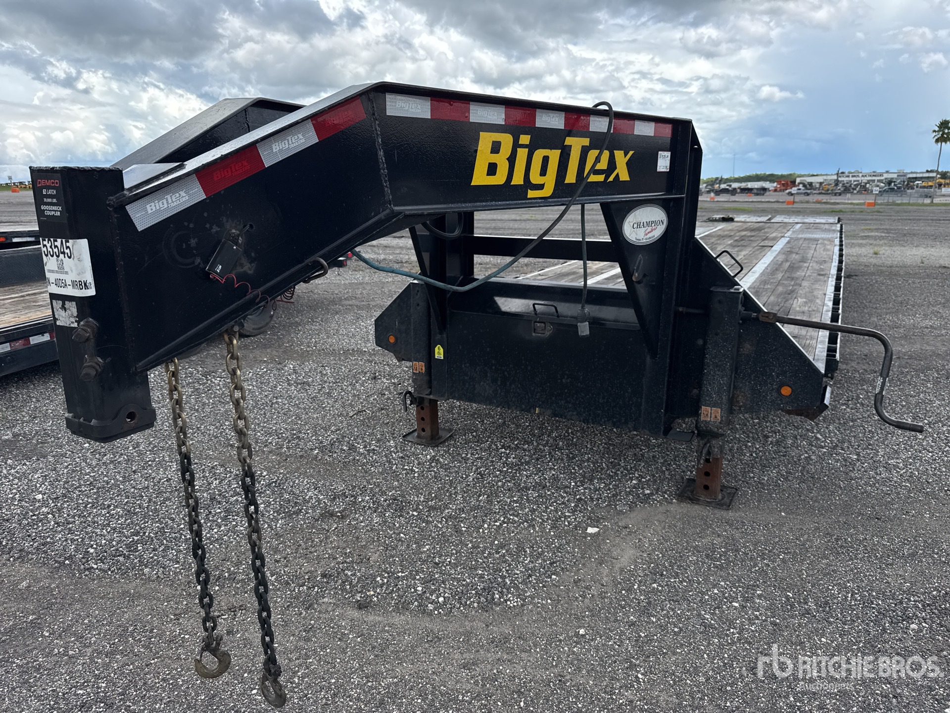 2024 Big Tex 22GN-40D5A-MRBK