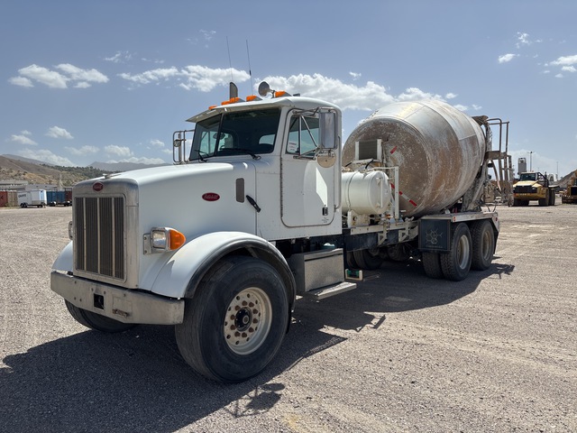 2004 Peterbilt 357 6x4 Mixer Truck 2004 Peterbilt 357 6x4 Mixer Truck