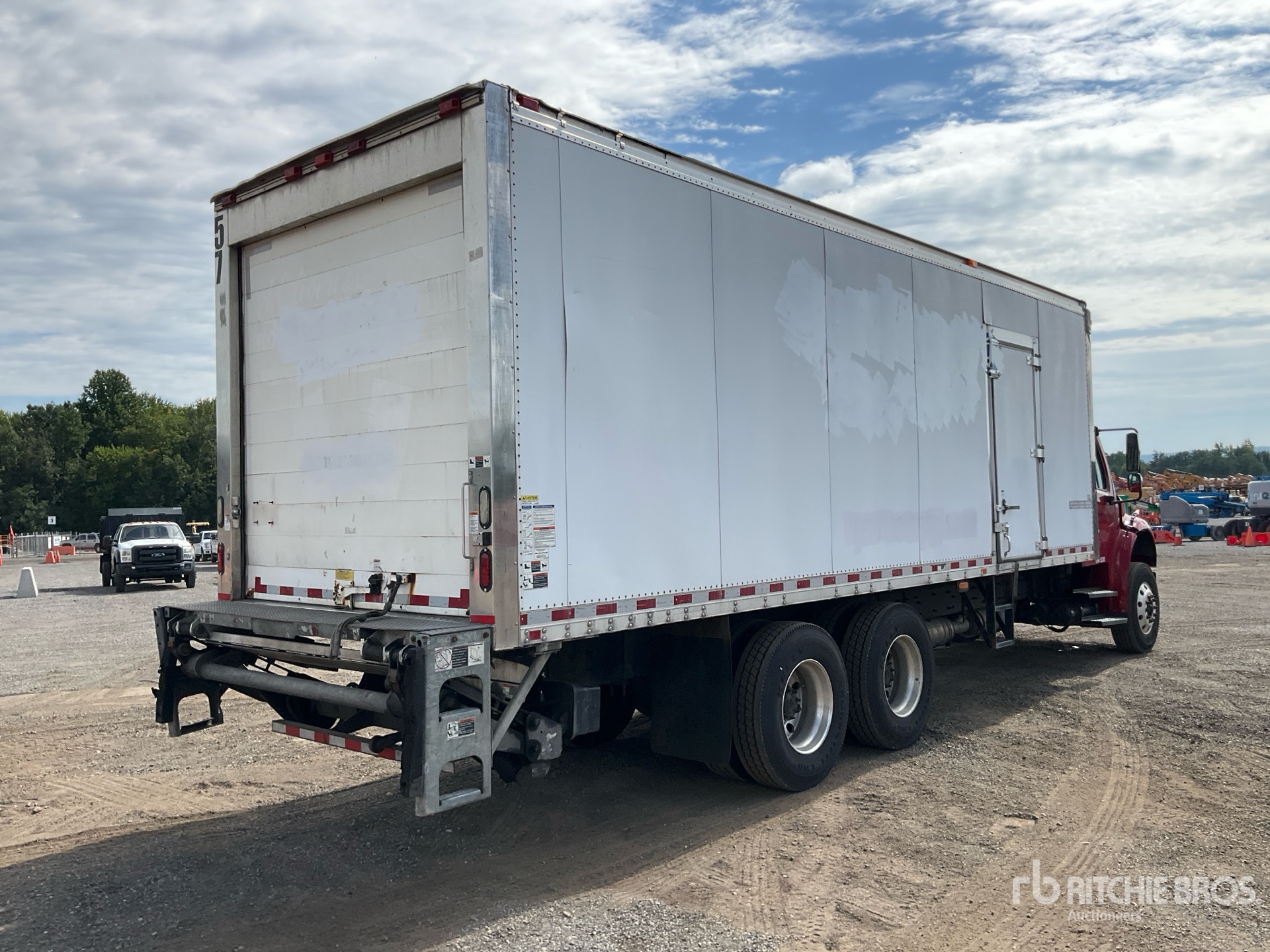 2016 Freightliner M2 106