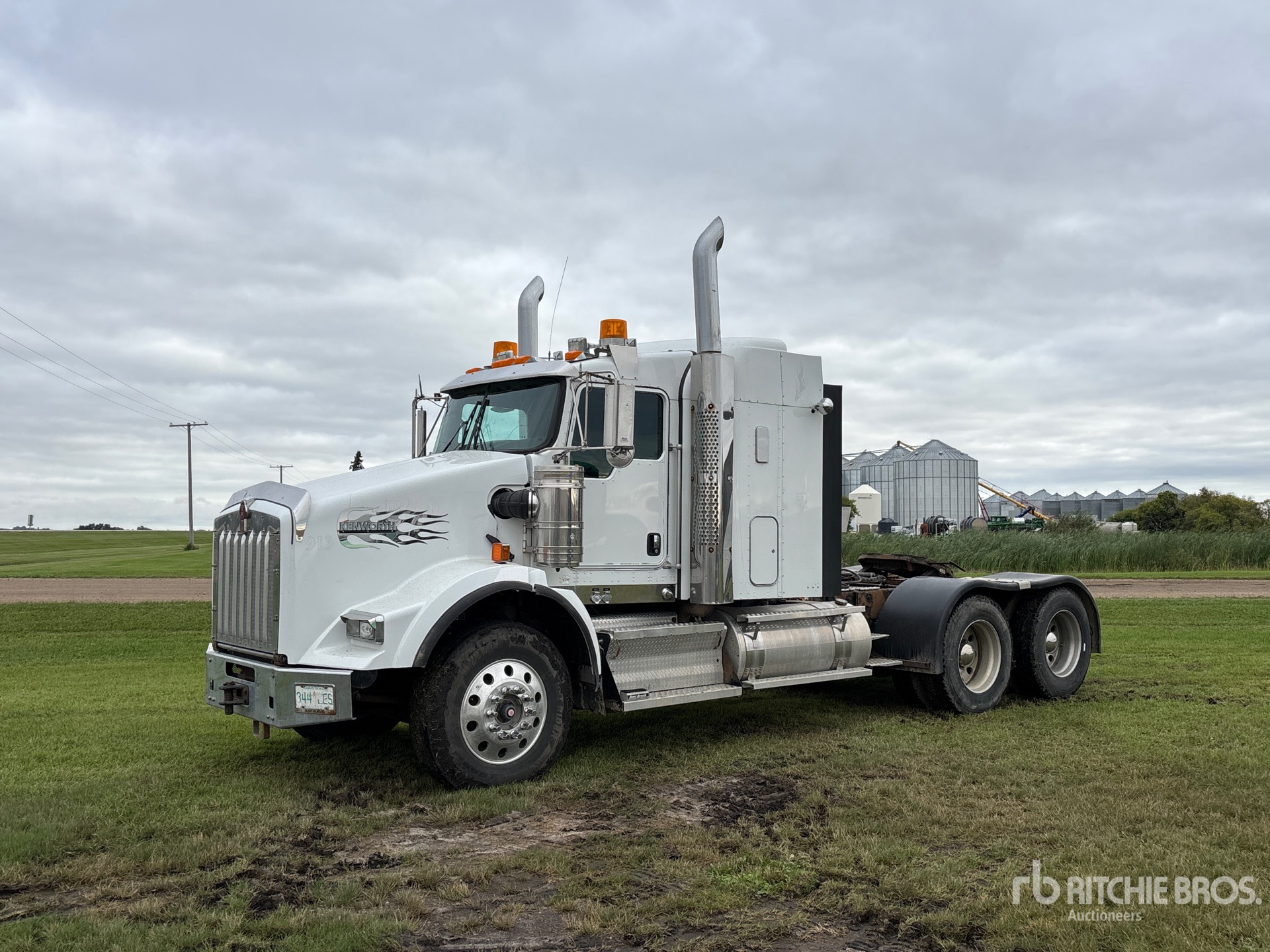 Photo of 2013 Kenworth T800