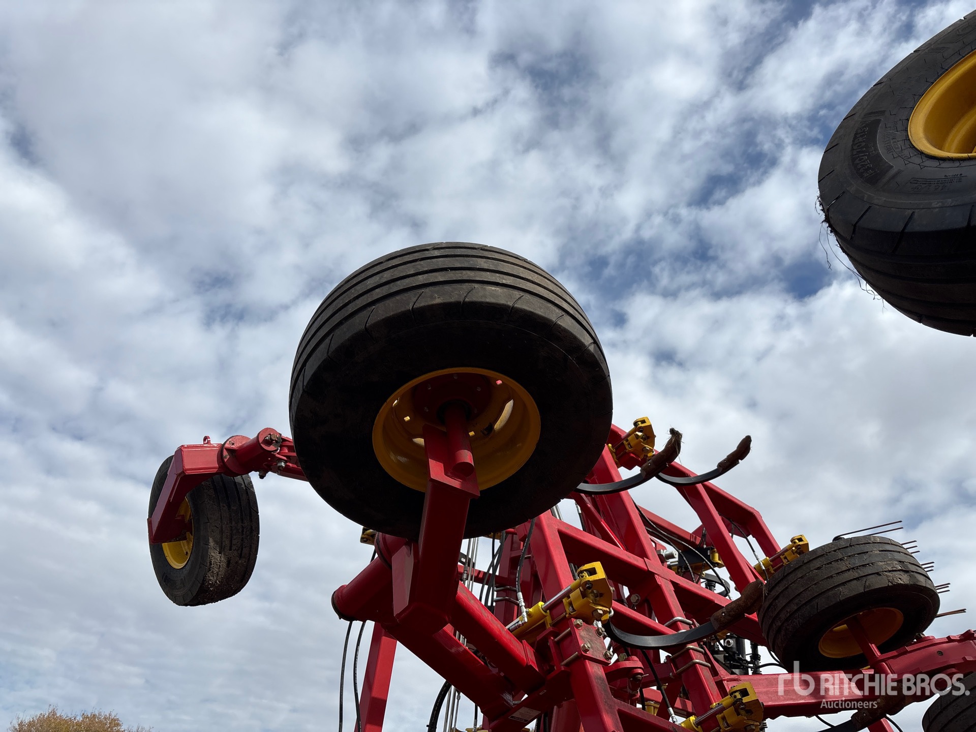 2024 Bourgault 9500