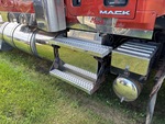 4 Underbody - Truck with