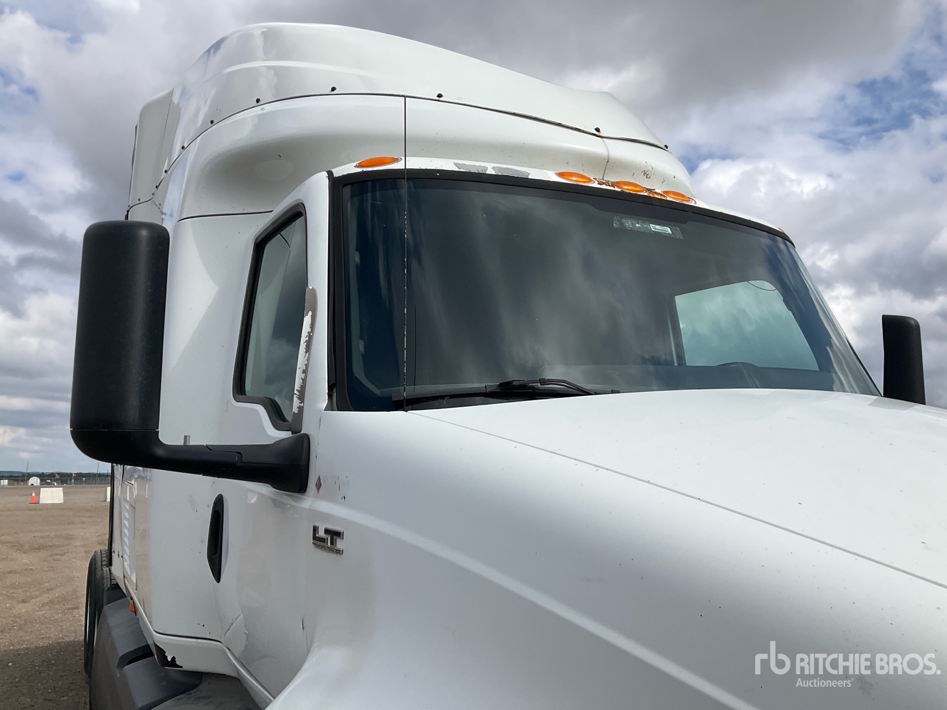 2018 International LT625