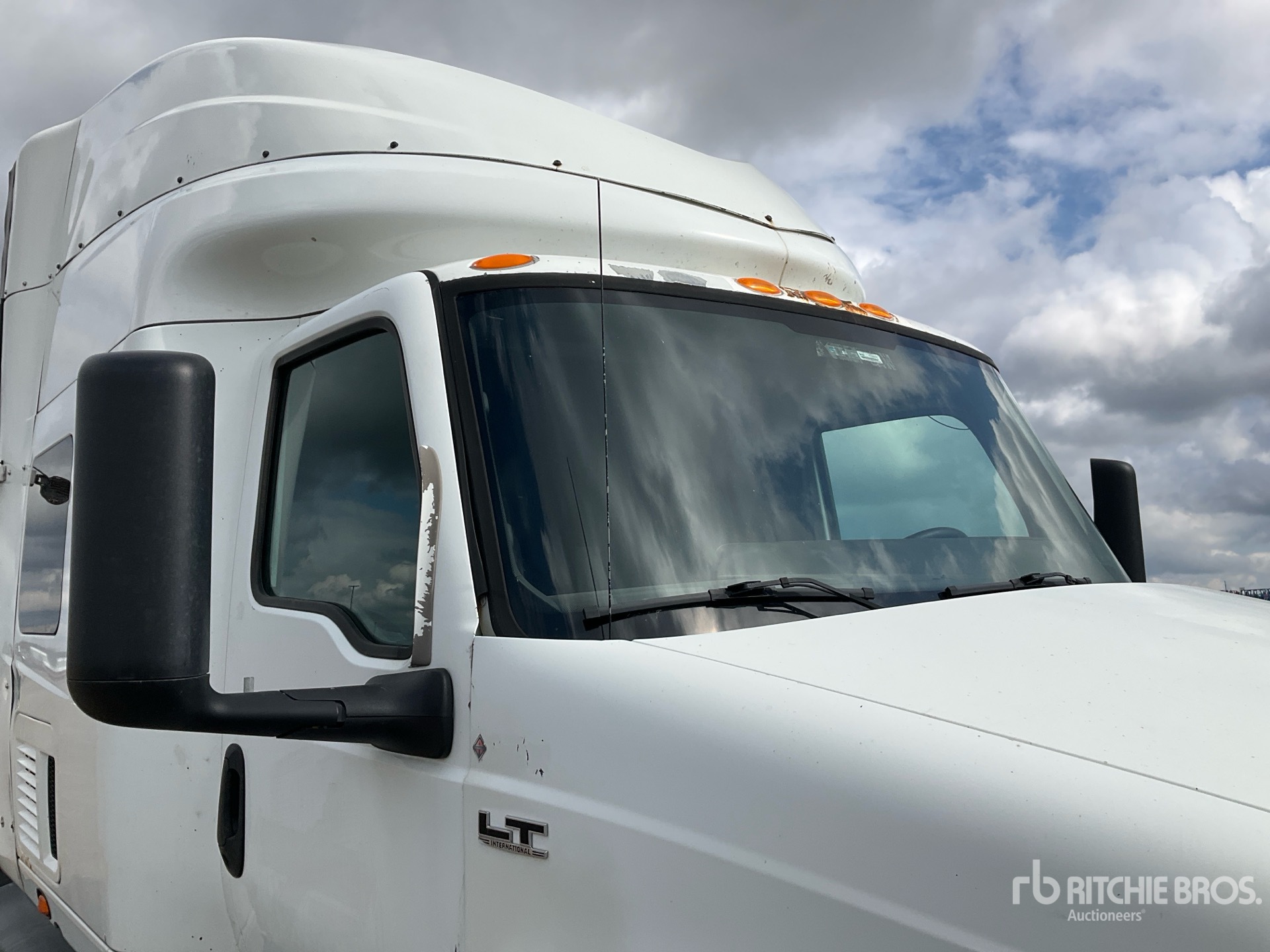 2018 International LT625