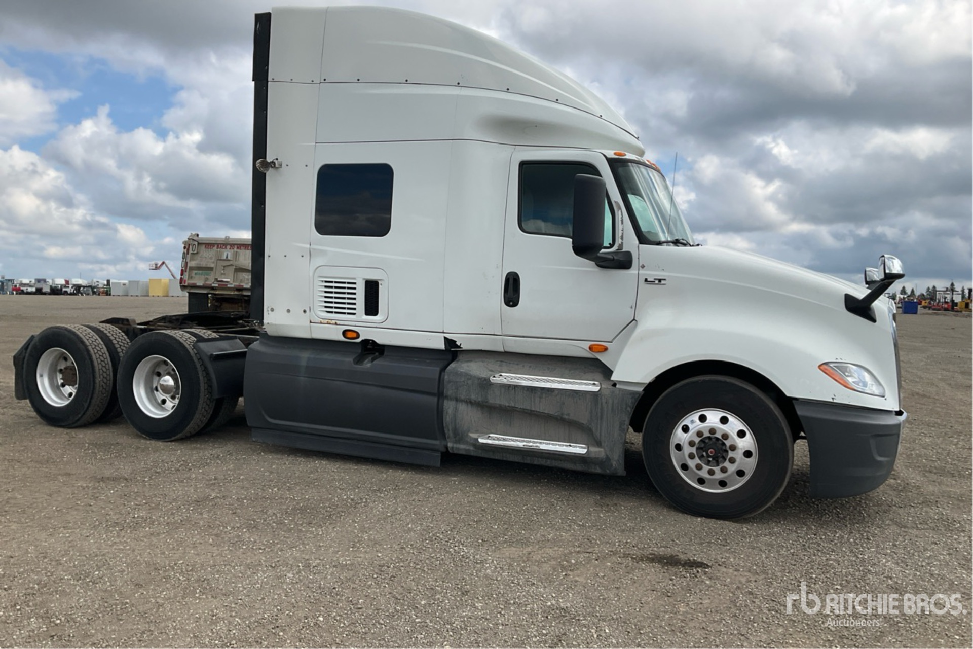 2018 International LT625