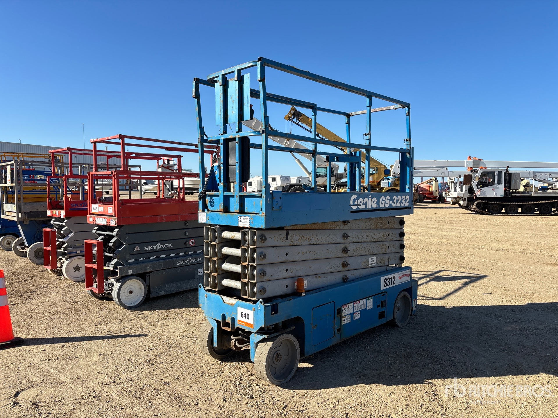 2012 Genie GS3232