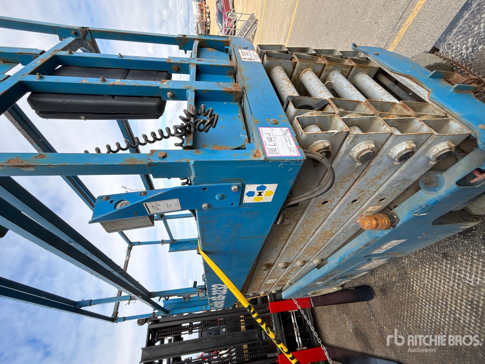 2012 Genie GS3232