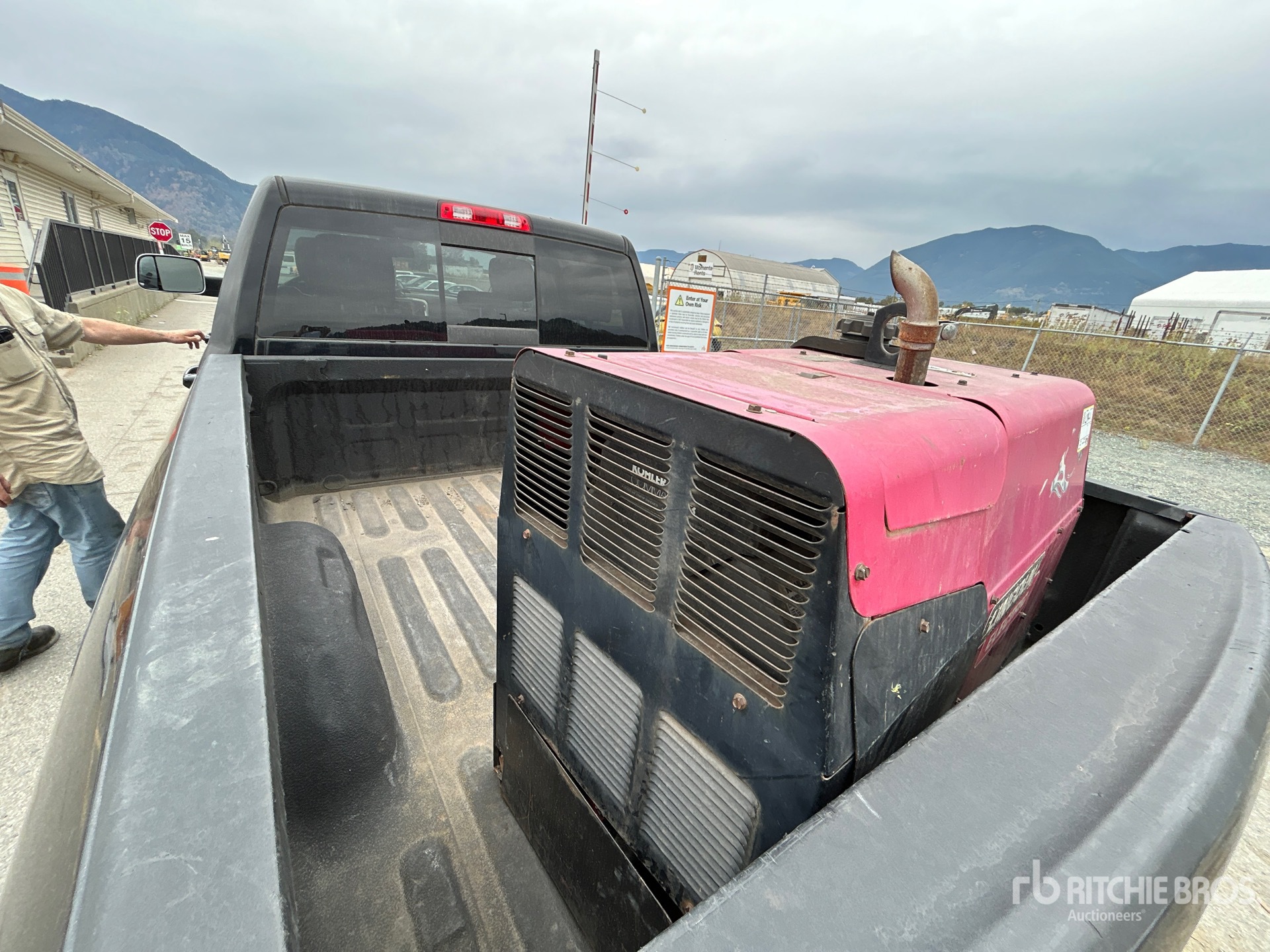 Photo of 2006 Lincoln RANGER 305G