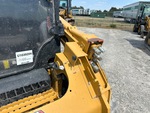 Hydraulics with Auxiliary Hydraulic Plumbing