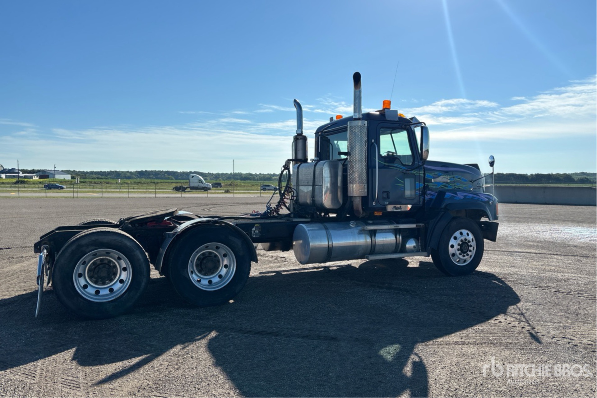 2007 Mack CL733