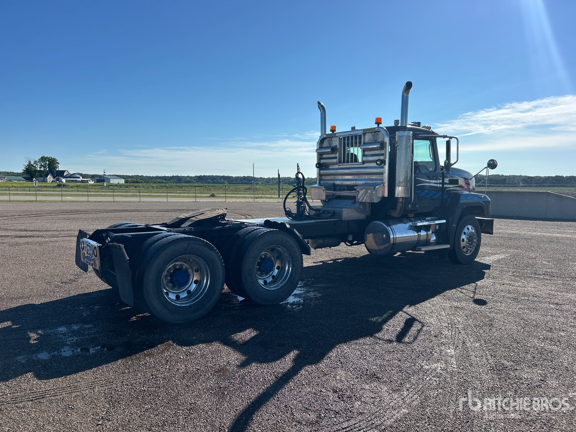 2007 Mack CL733