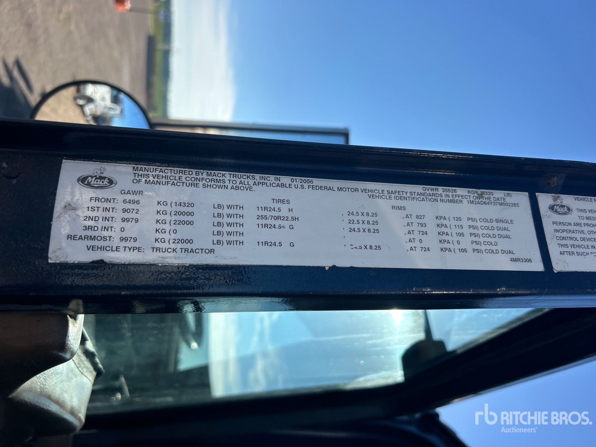 2007 Mack CL733