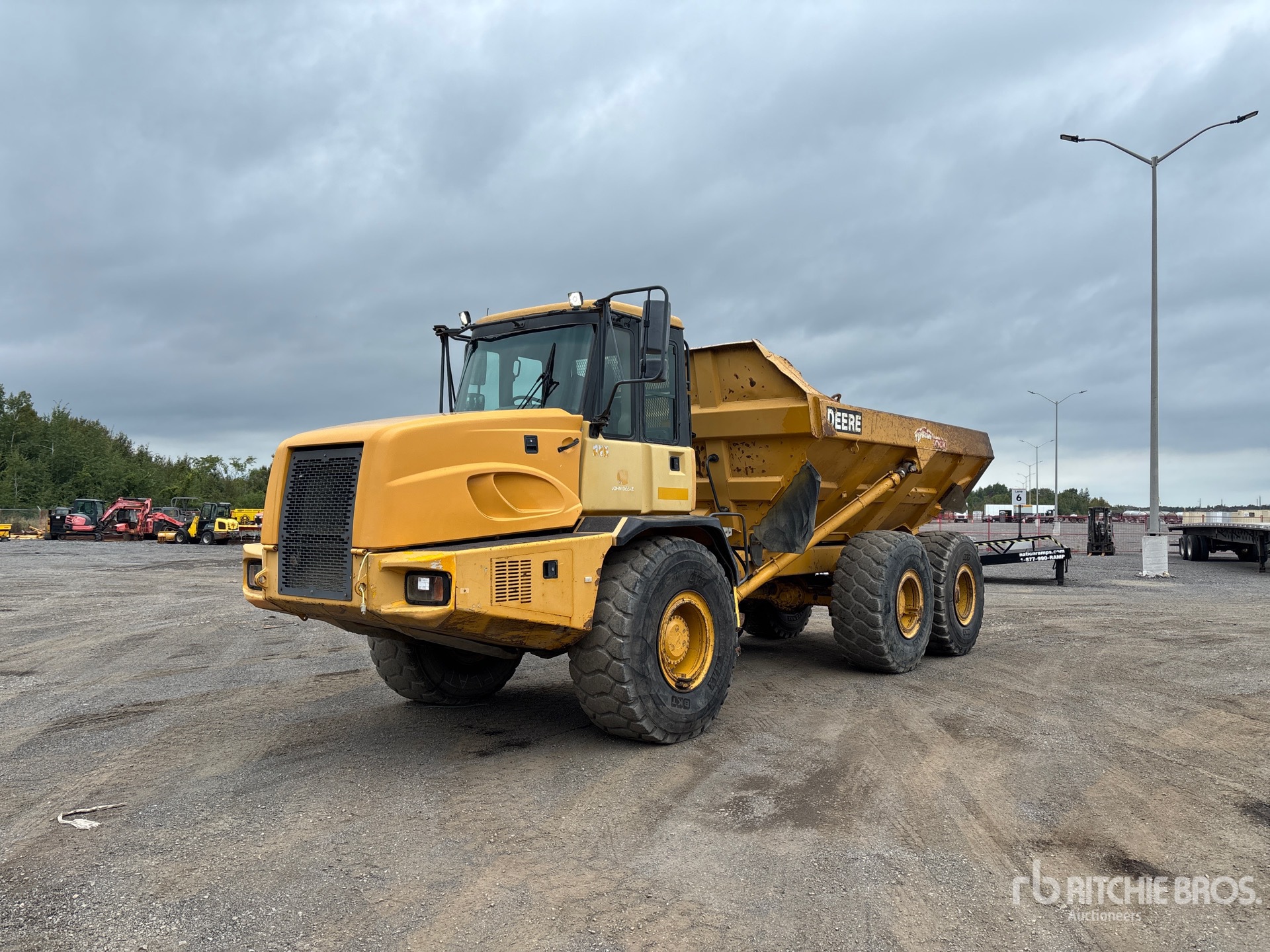 Photo of 2005 John Deere 300D