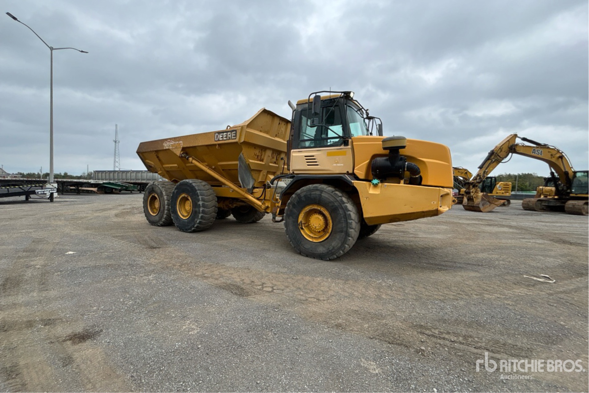 2005 John Deere 300D