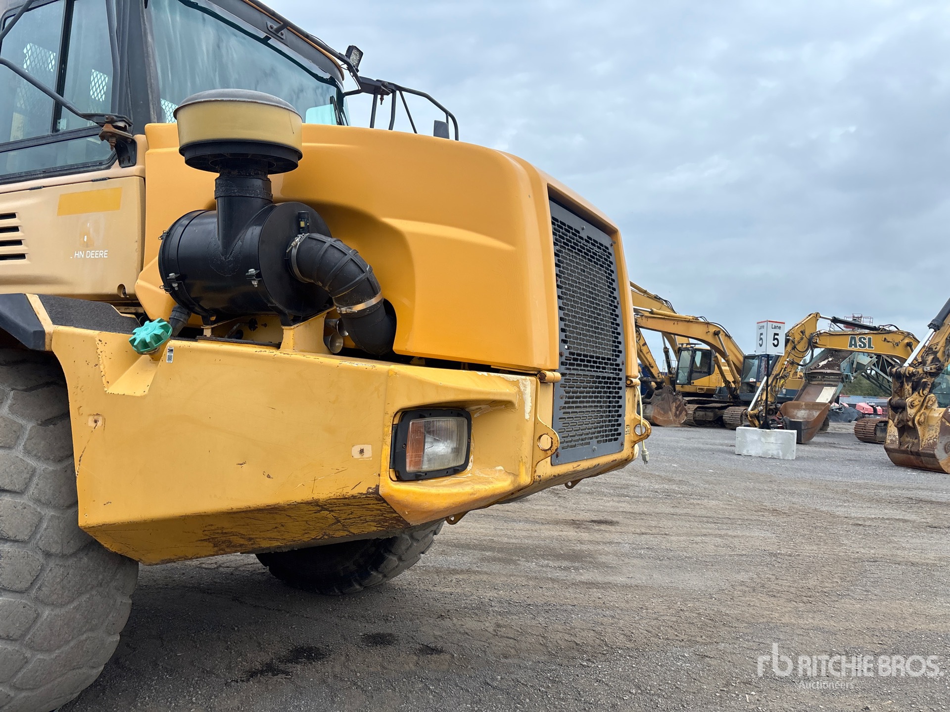 2005 John Deere 300D