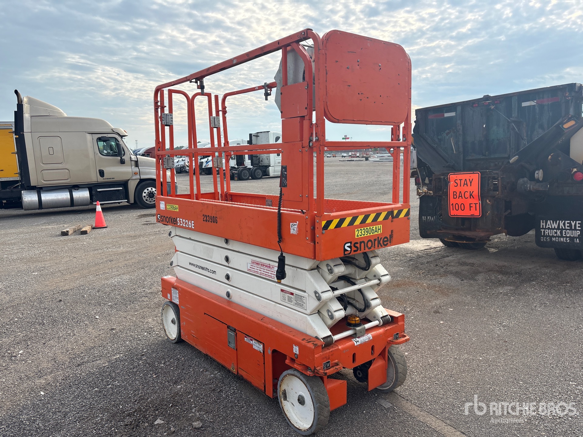 Photo of 2019 Snorkel S3226E