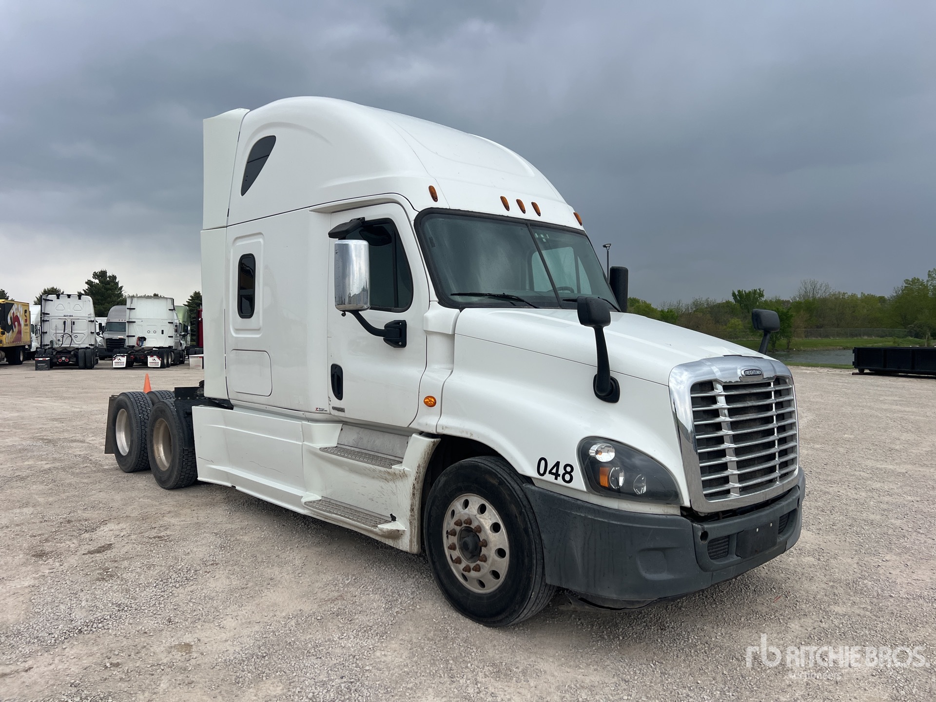 2016 Freightliner CASCADIA 125
