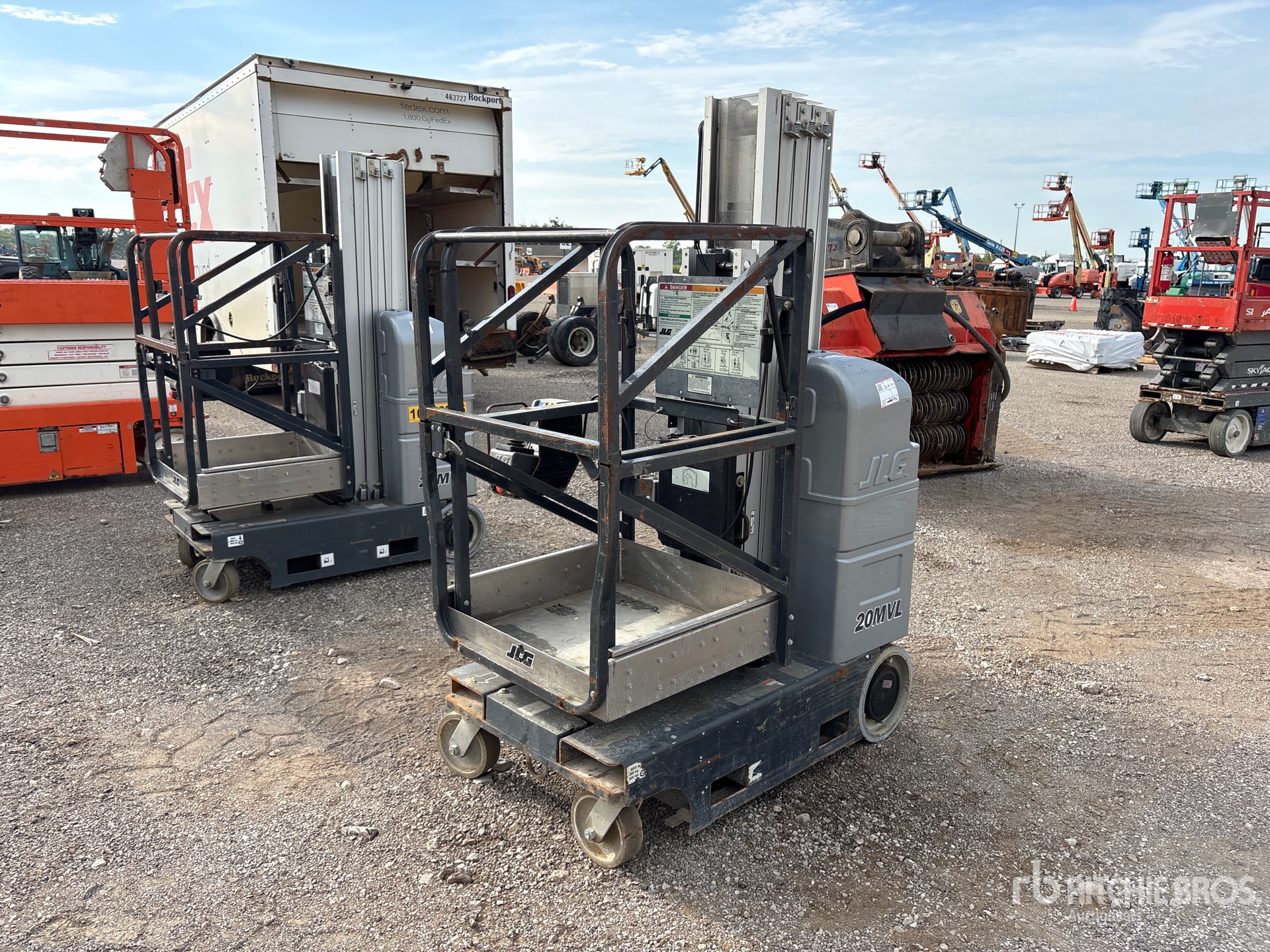 2019 JLG 20MVL