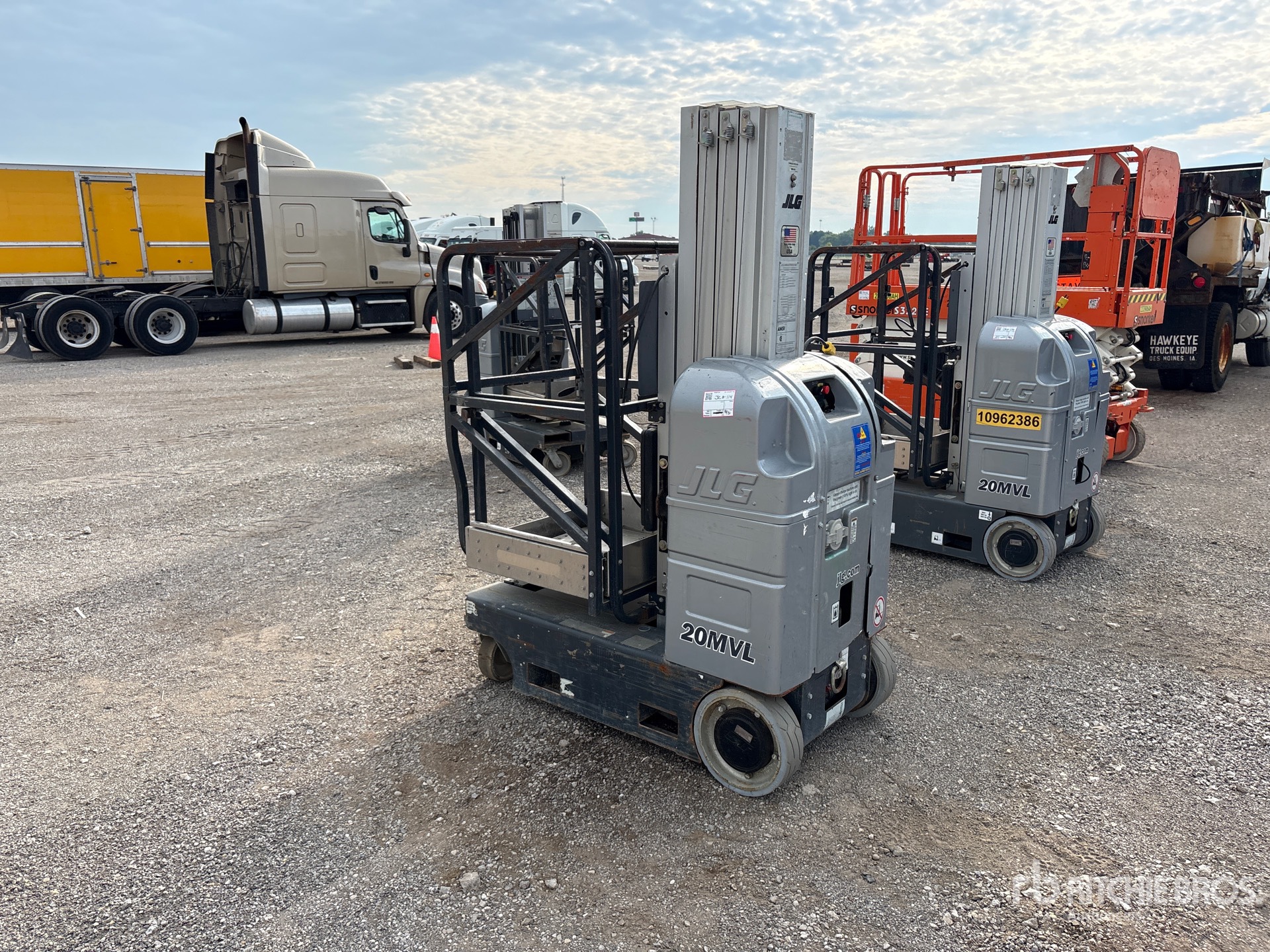 2019 JLG 20MVL