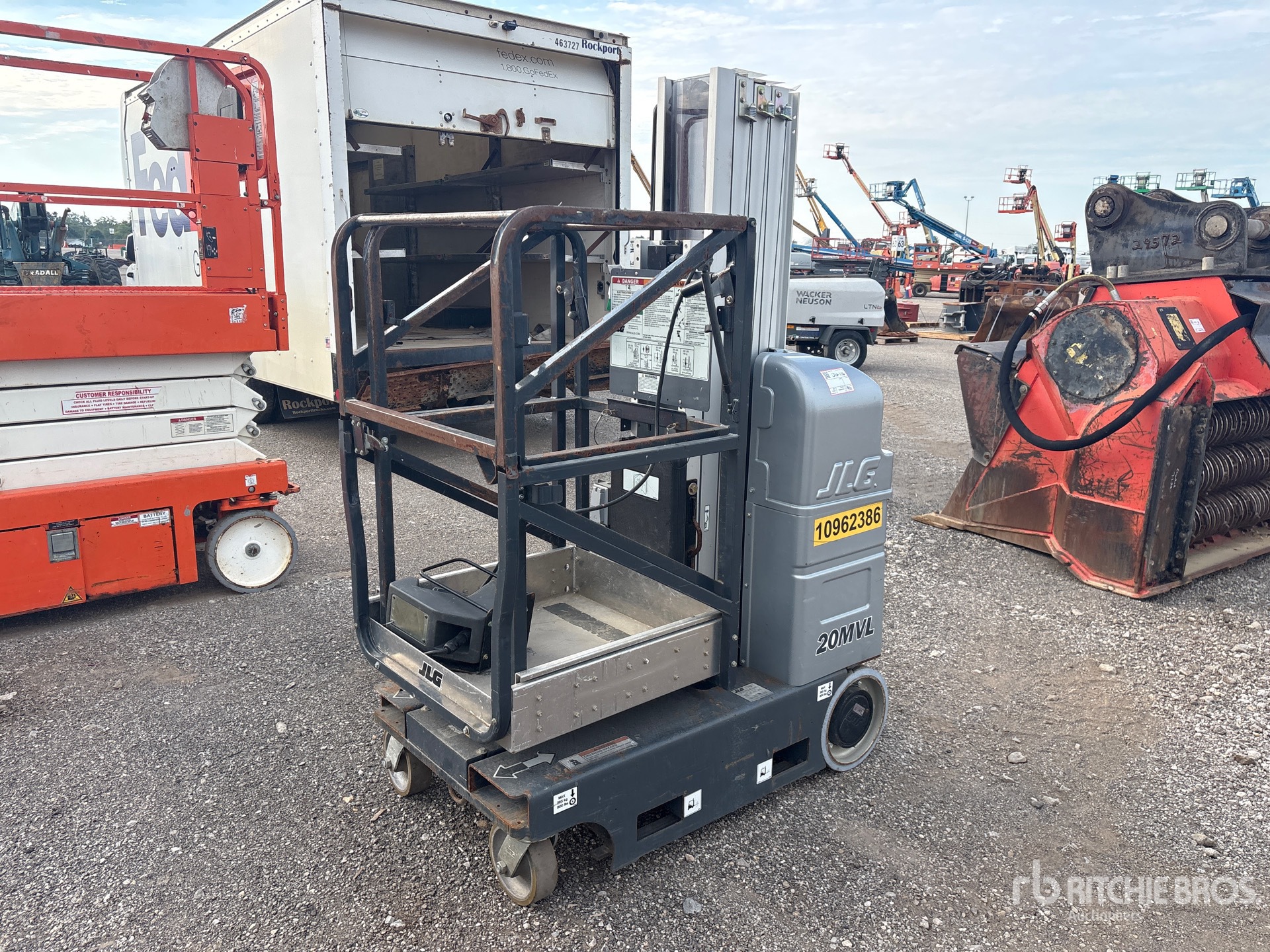 Photo of 2019 JLG 20MVL