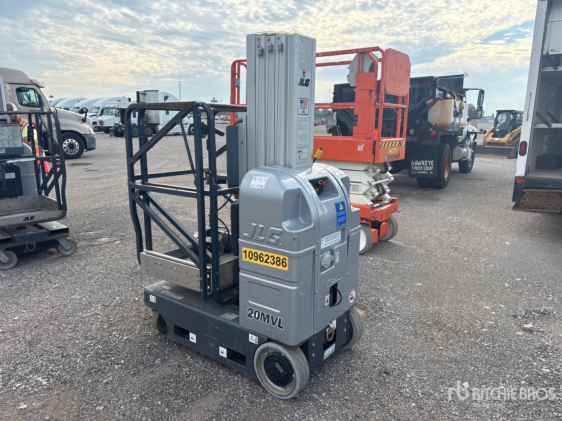 2019 JLG 20MVL
