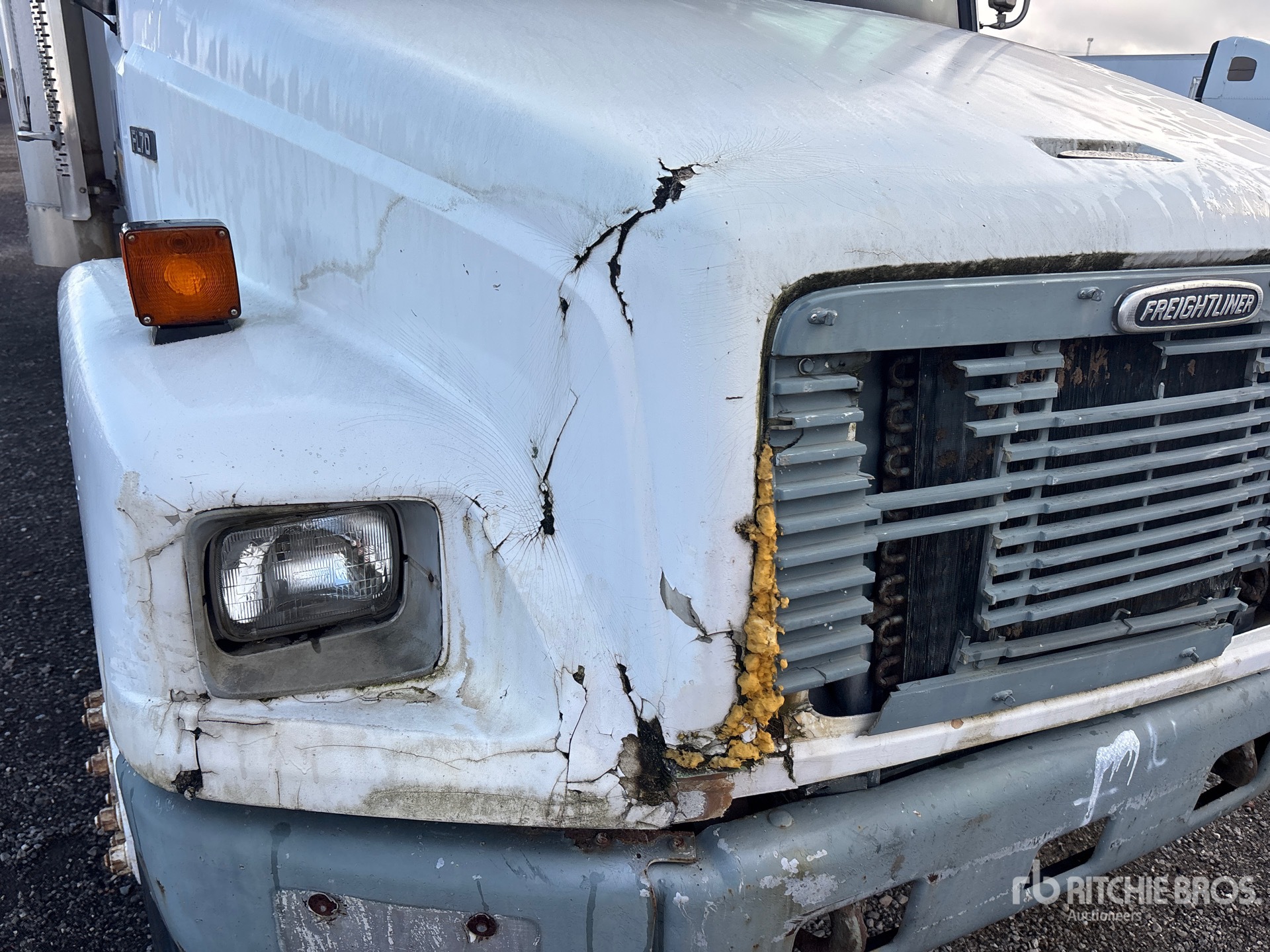 1998 Freightliner FL70