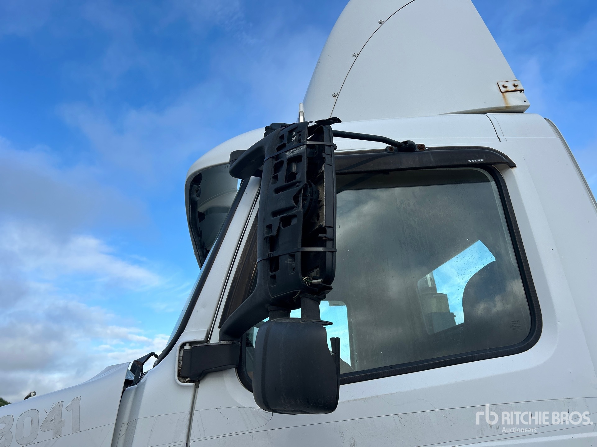 2004 Volvo VNM