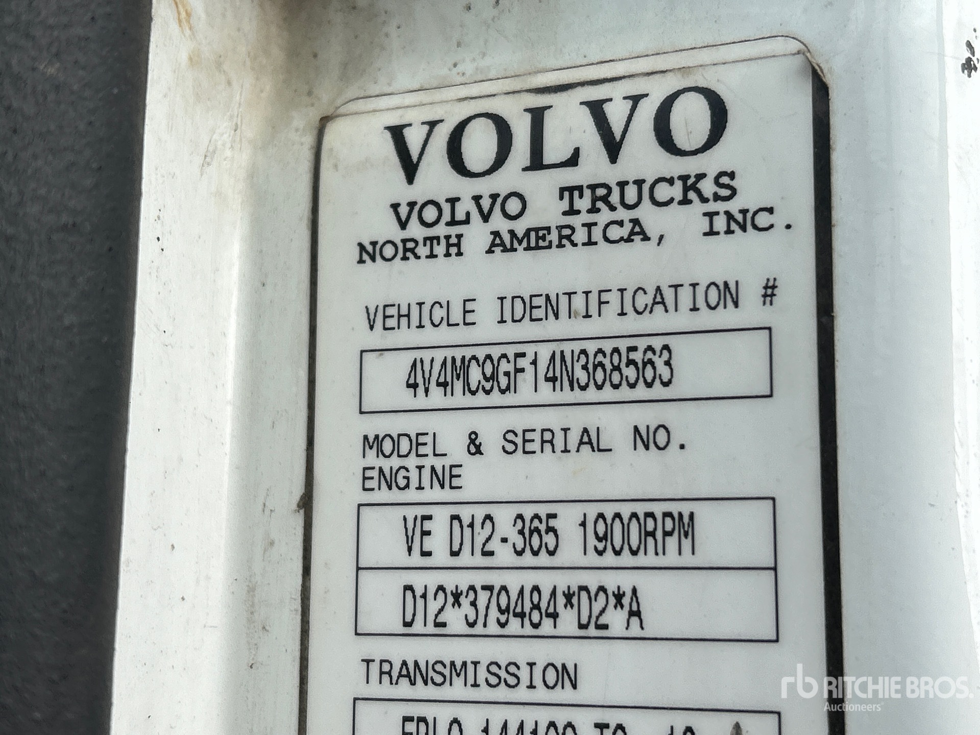 2004 Volvo VNM