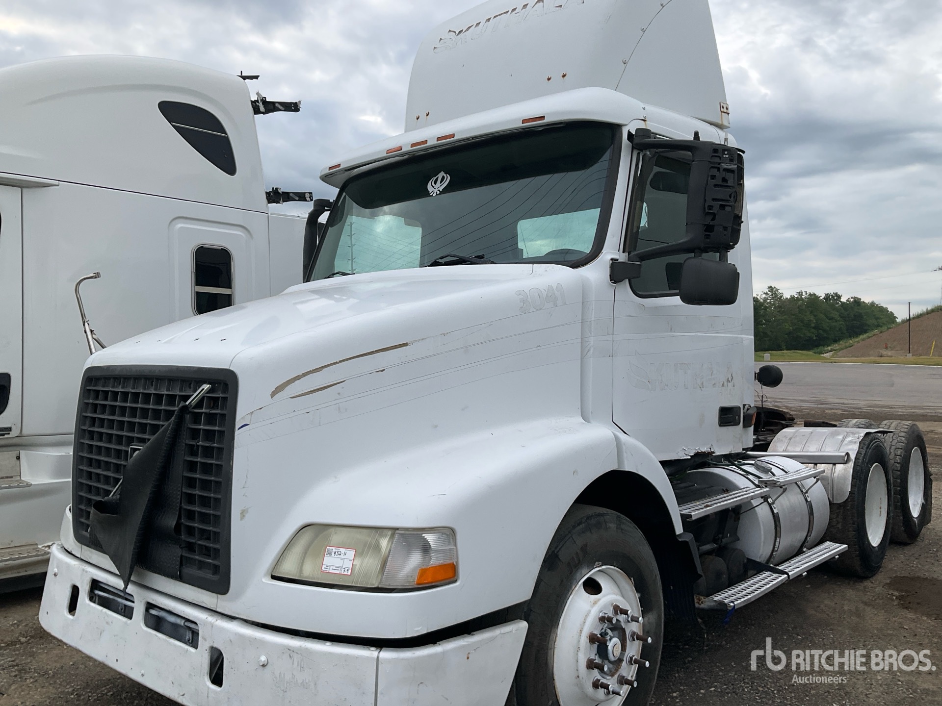 2004 Volvo VNM