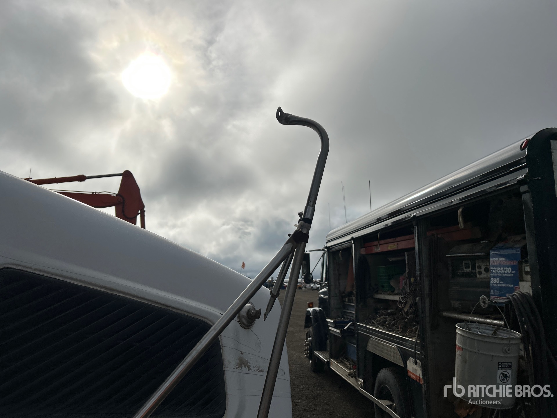 2004 Volvo VNM