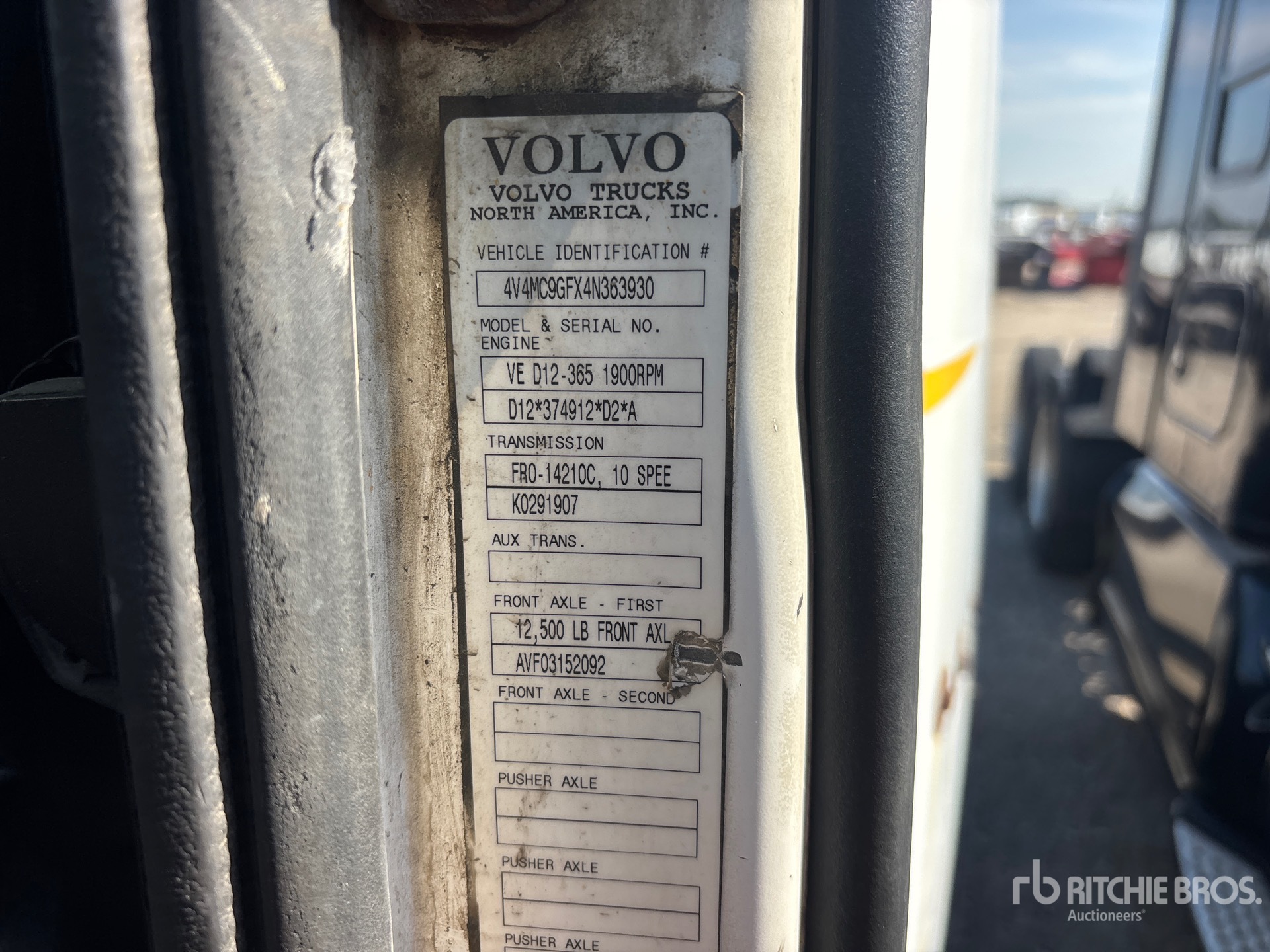 2004 Volvo VNM