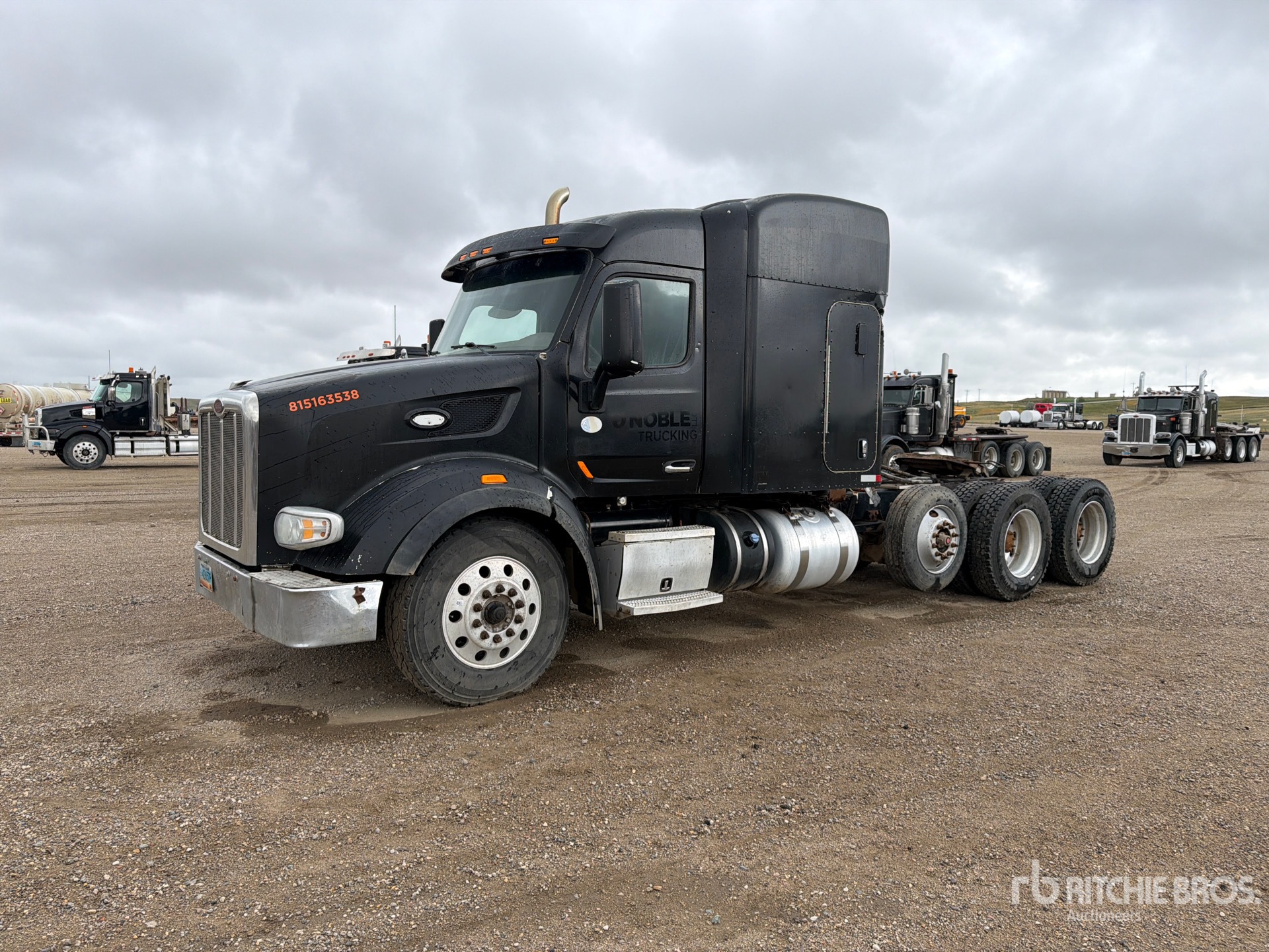 Photo of 2016 Peterbilt 567