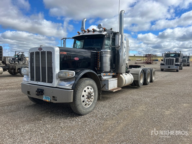 2013 Peterbilt 389 Tri/A Day Cab Truck Tractor