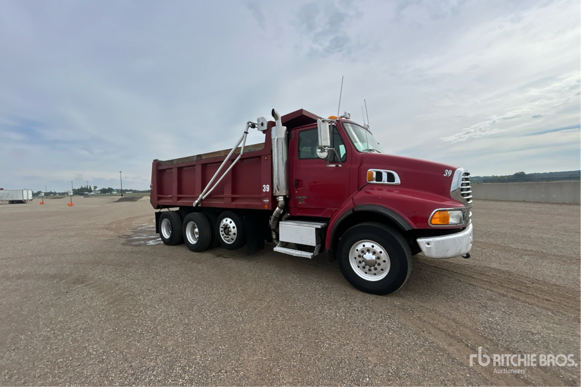 2007 Sterling LT9500