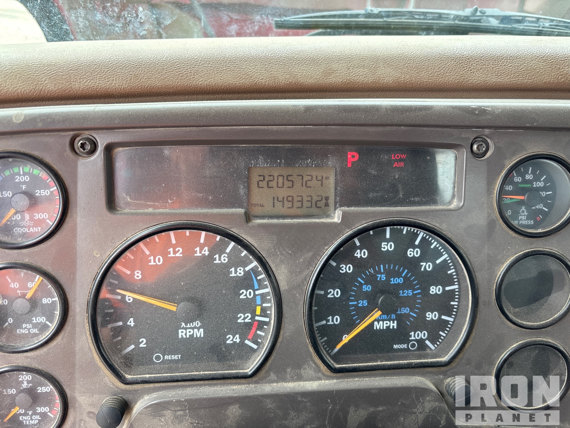2005 Mack GRANITE CV713