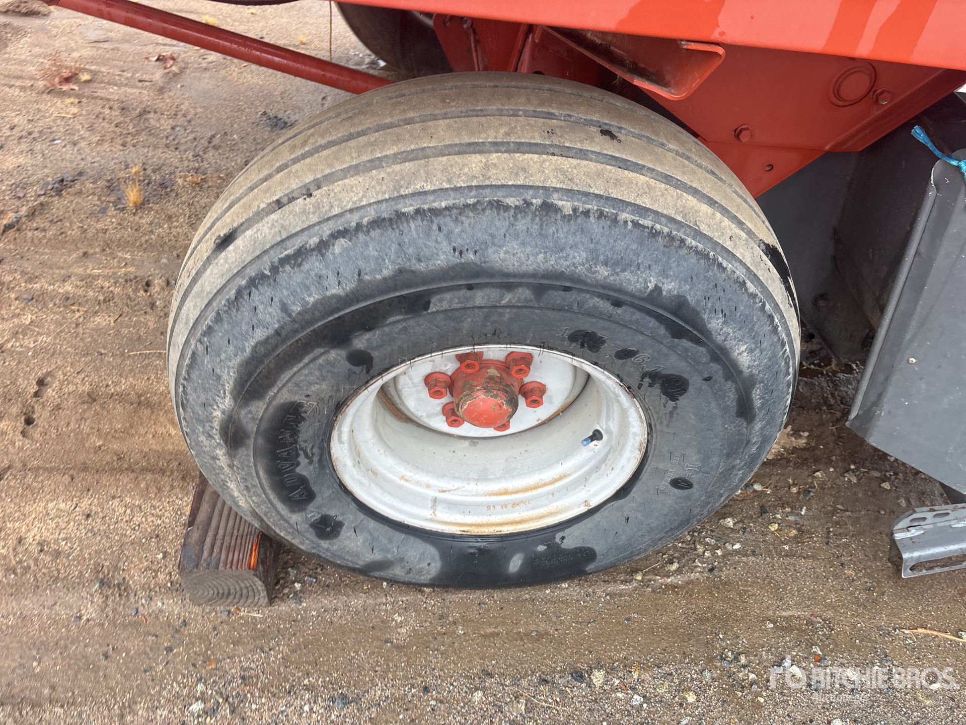 2009 Massey Ferguson 1843S