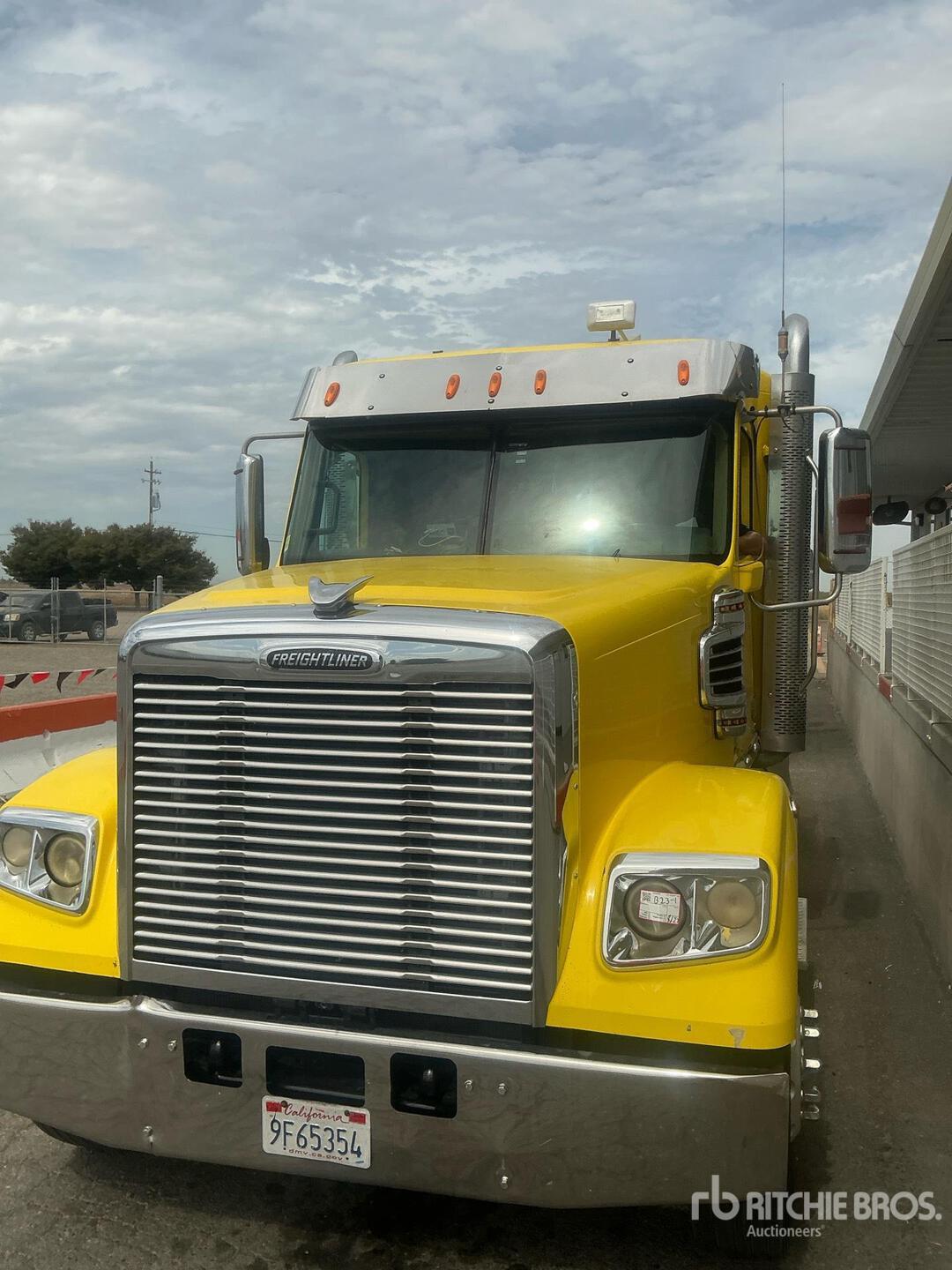 2011 Freightliner CORONADO 122