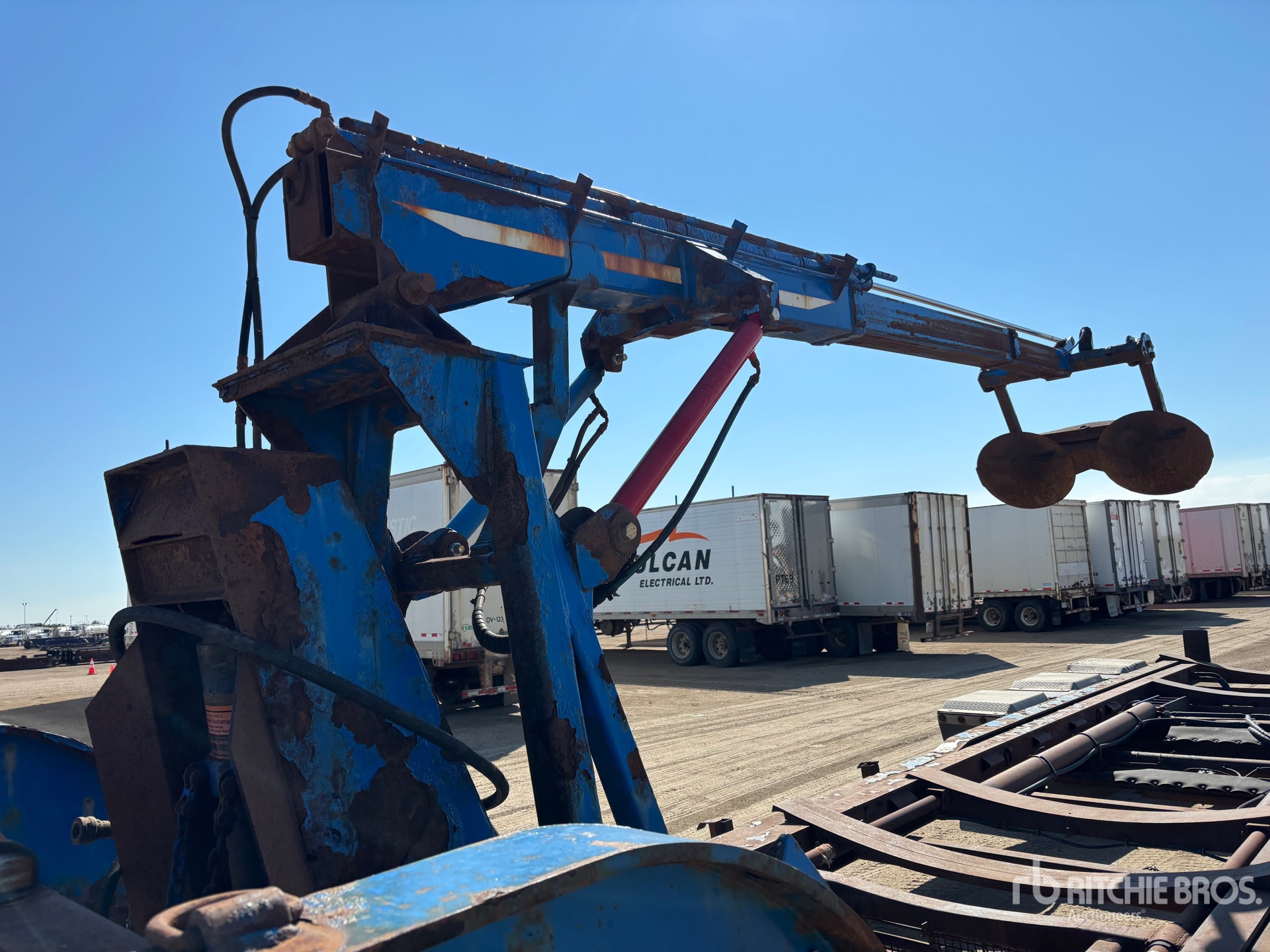 2011 Gerrys TRI/A 36 FT TANK CRADLE TRAILER