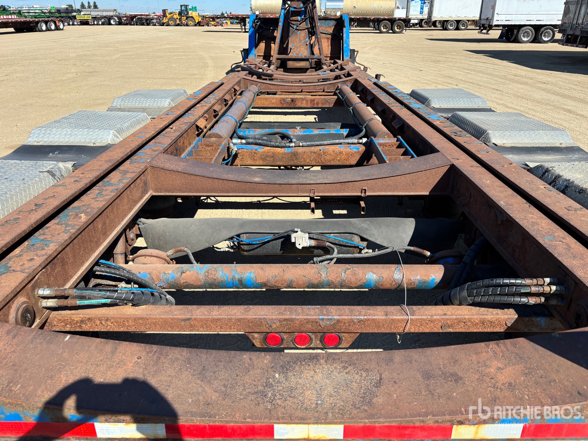 2011 Gerrys TRI/A 36 FT TANK CRADLE TRAILER