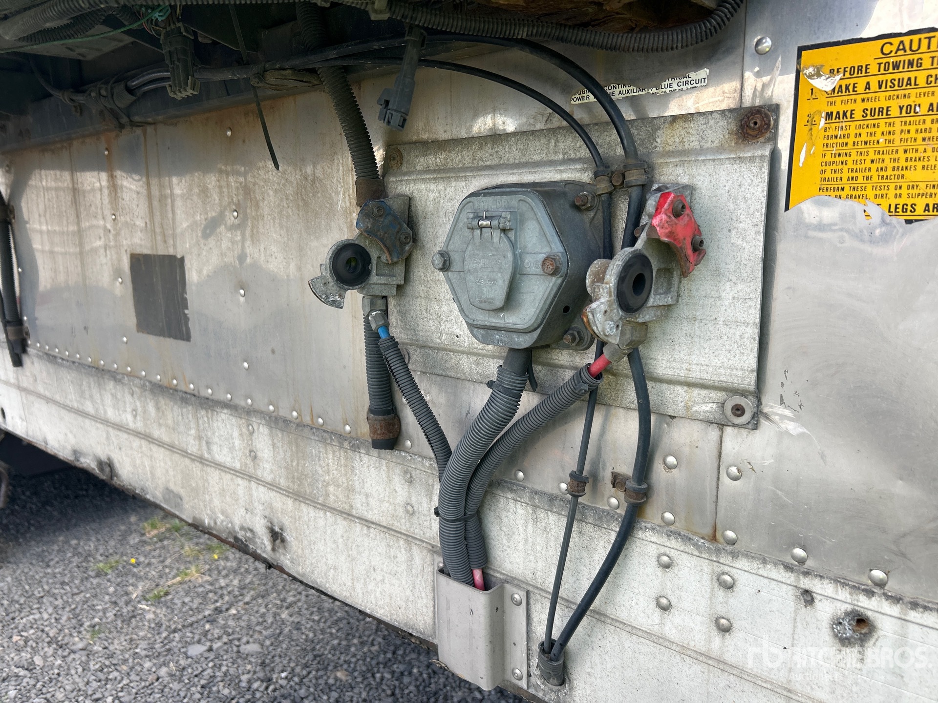 Photo of 2005 Utility VS2RA