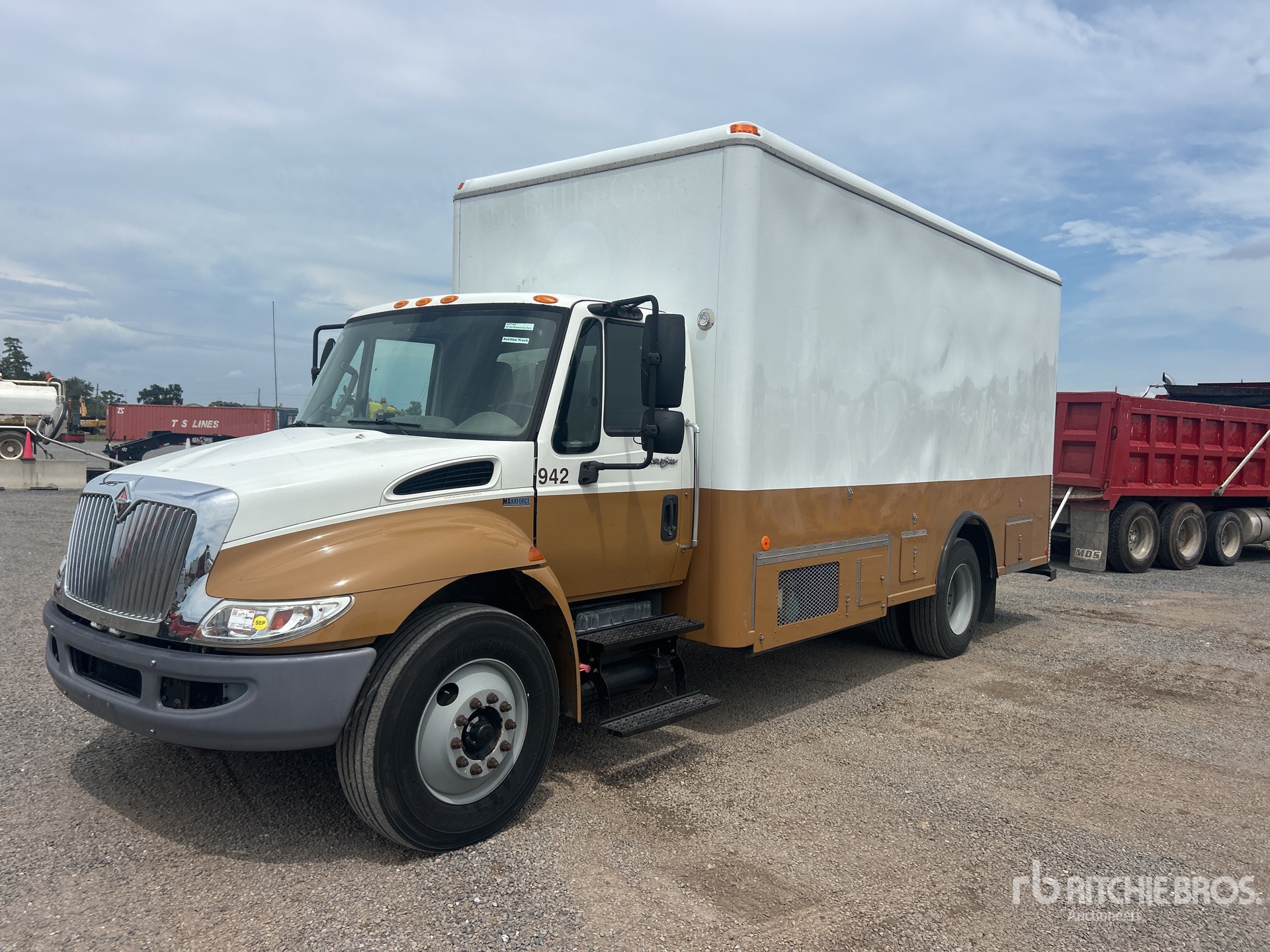 Photo of 2012 International 4300