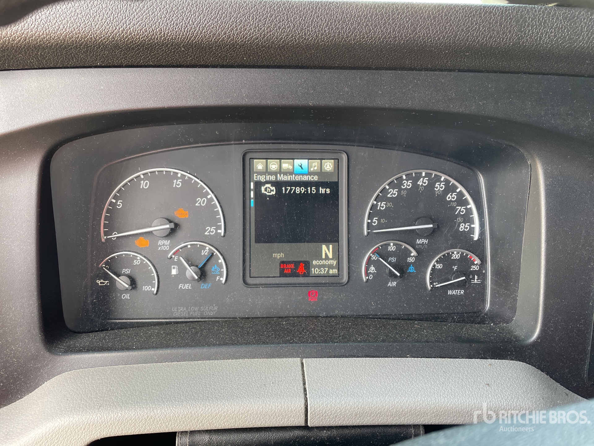 2018 Freightliner CASCADIA 126