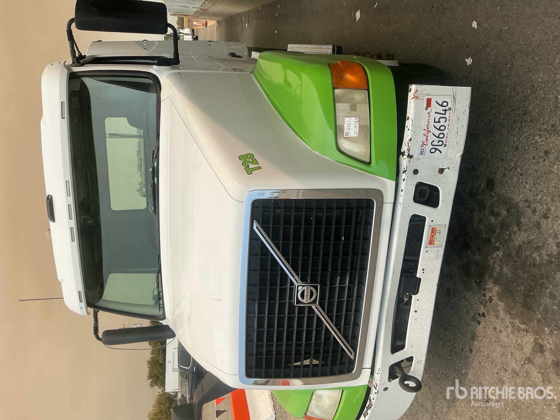 2017 Volvo VNM