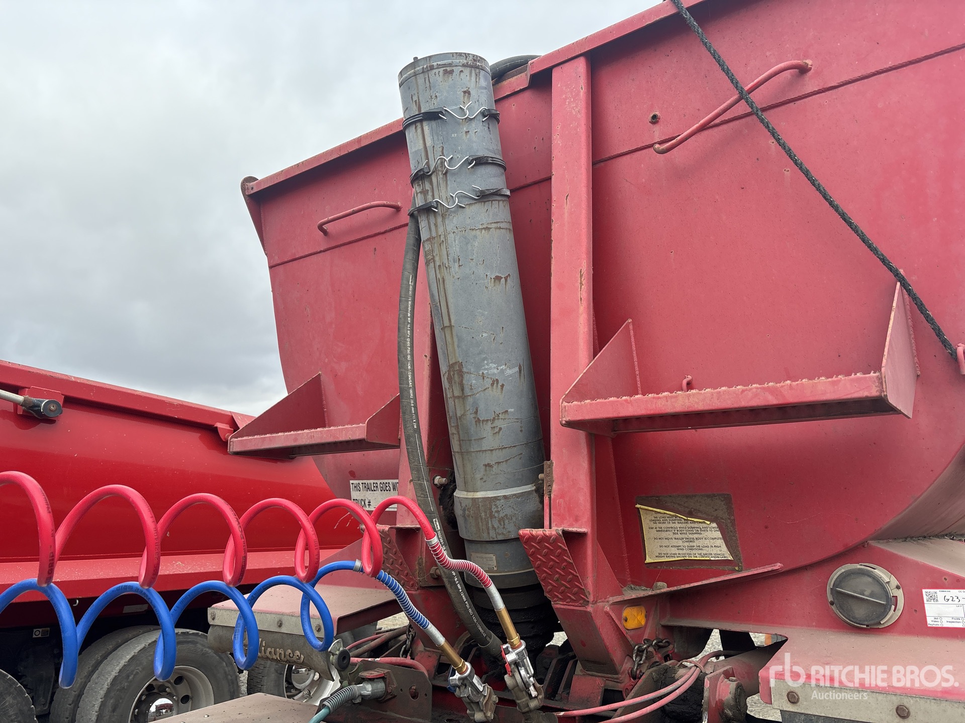 2000 Reliance 27 ft T/A