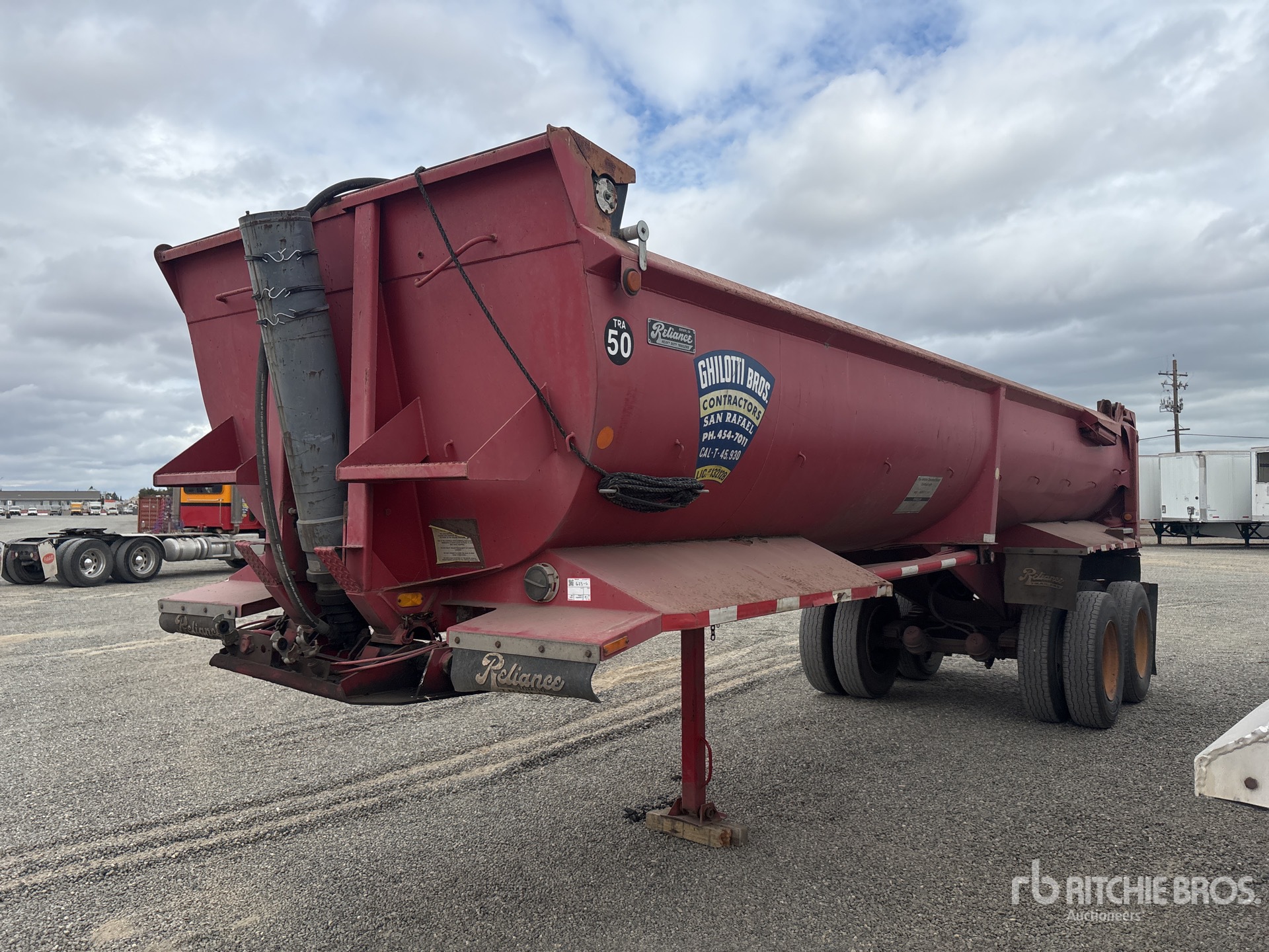 2000 Reliance 27 ft T/A