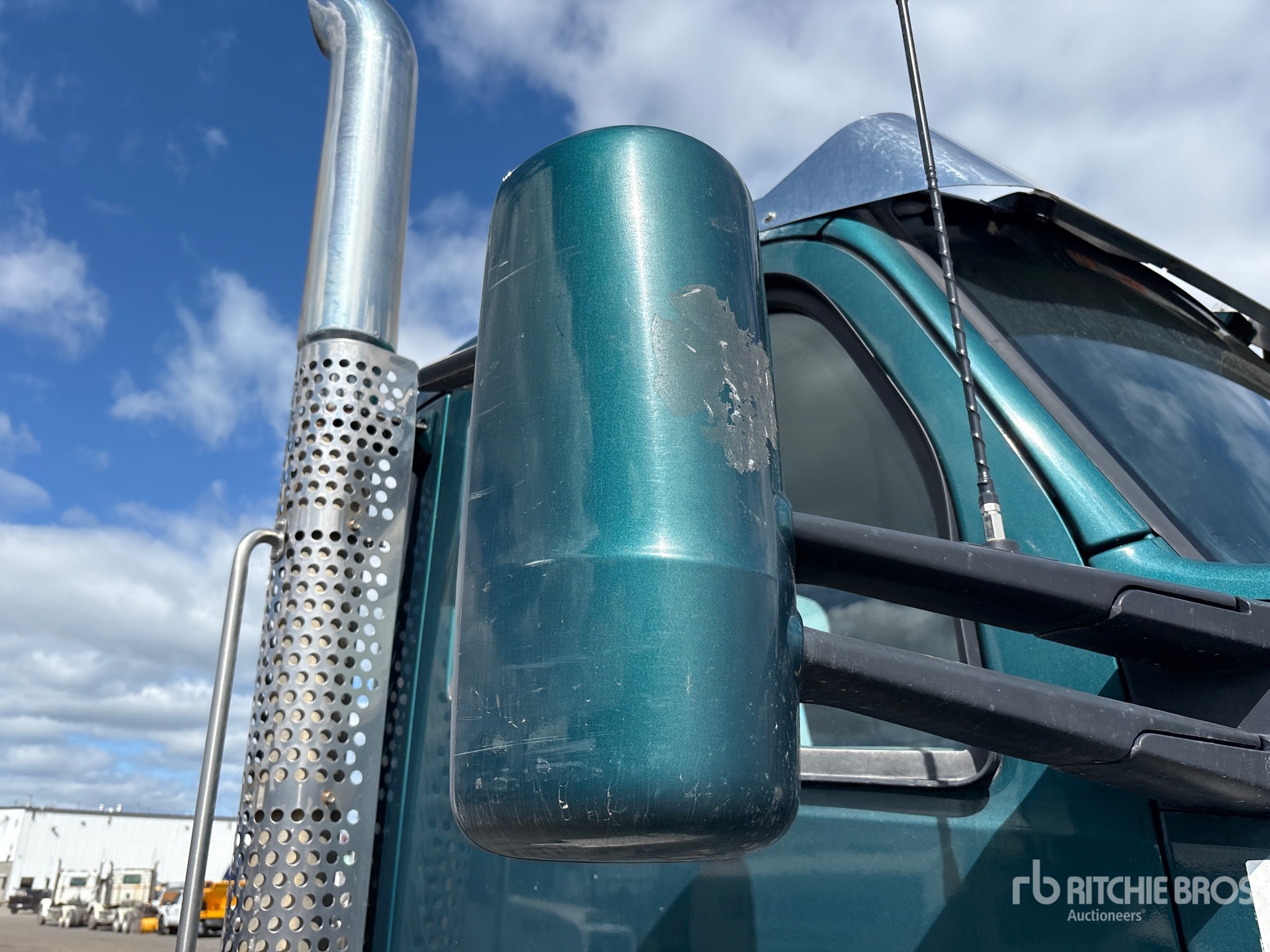 2022 Kenworth T880