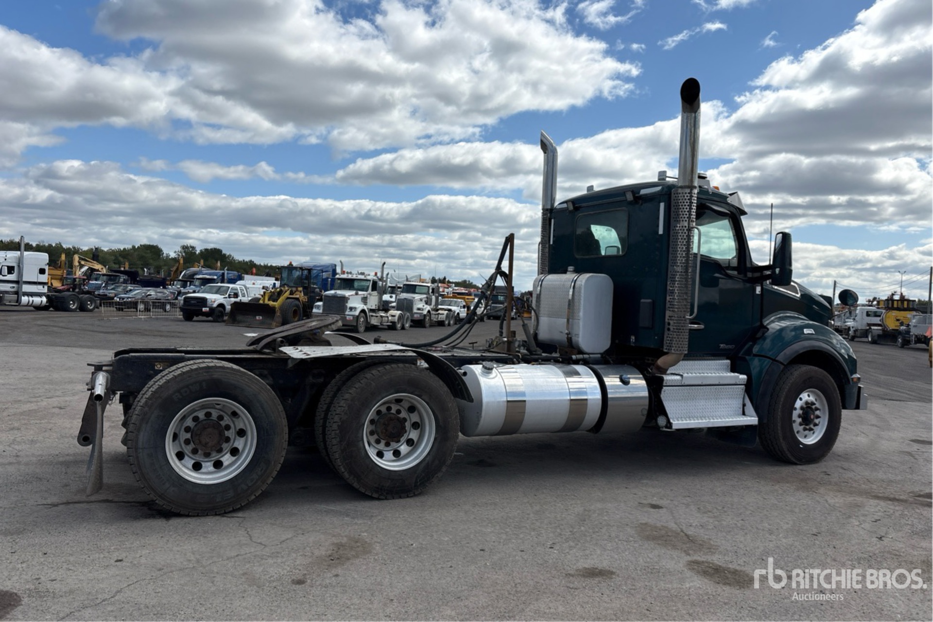 2022 Kenworth T880